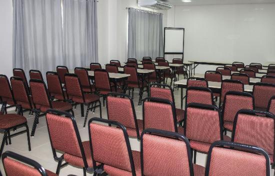 Vera Cruz Business Hotel Acailandia Zewnętrze zdjęcie